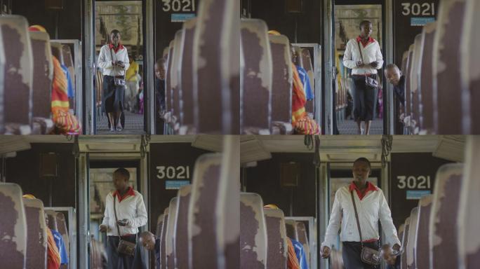 非洲坦桑尼亚火车上的售票员