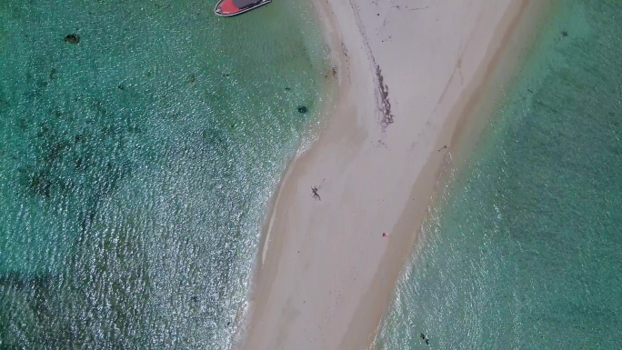海岛蓝天白云阳光沙滩的宣传片航拍素材