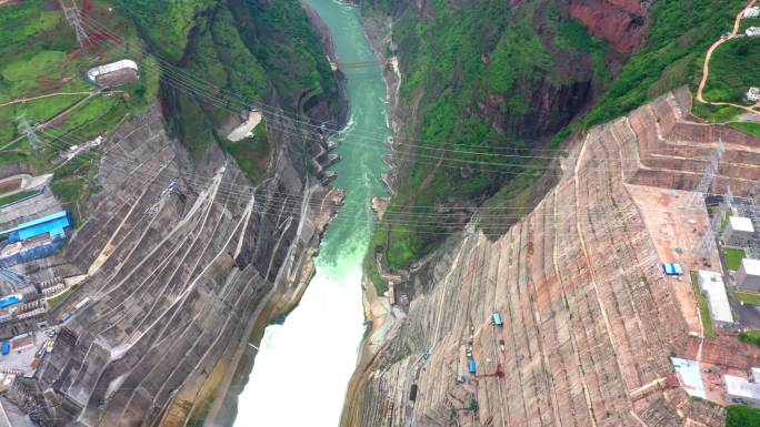 A293 白鹤滩水电站大坝两孔出水