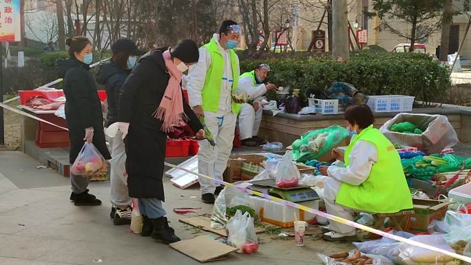 疫情期间小区便民菜市场