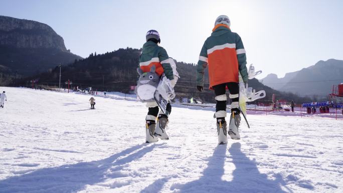 情侣滑雪 专业装备 滑雪素材 模特 冬奥