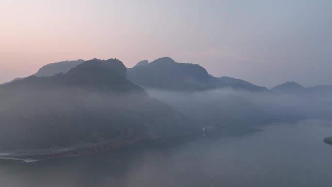 诸暨同山航拍青山绿水云雾水面湖面水气雾气