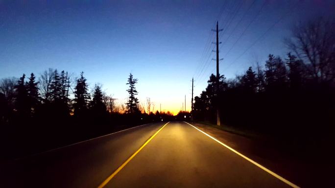 日出时的乡村公路行车记录仪一路前行清晨剪