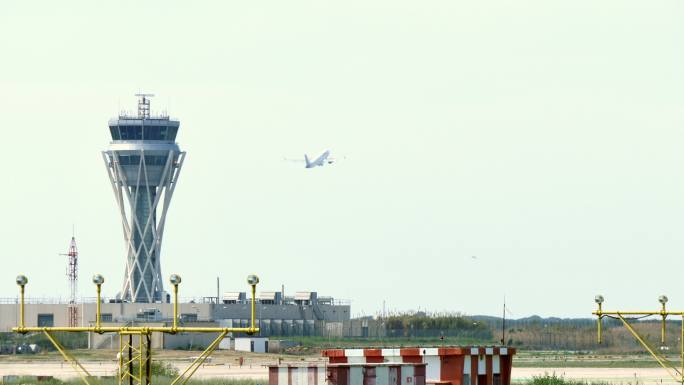 巴塞罗那国际机场雷达交通管制塔