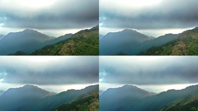 莲花山云雾缭绕山脉山间