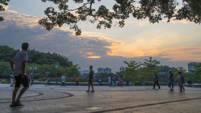 老广生活 行人 夜跑人群 流花湖傍晚景色