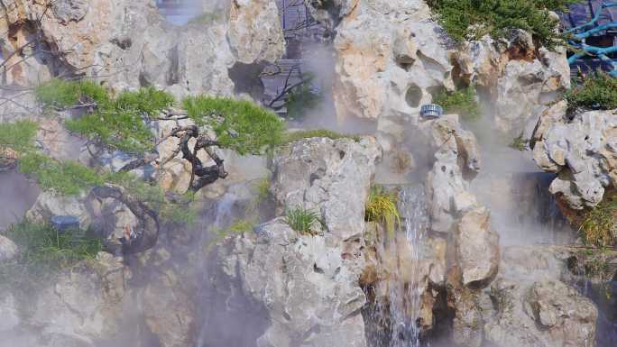 假山假石的景观水池