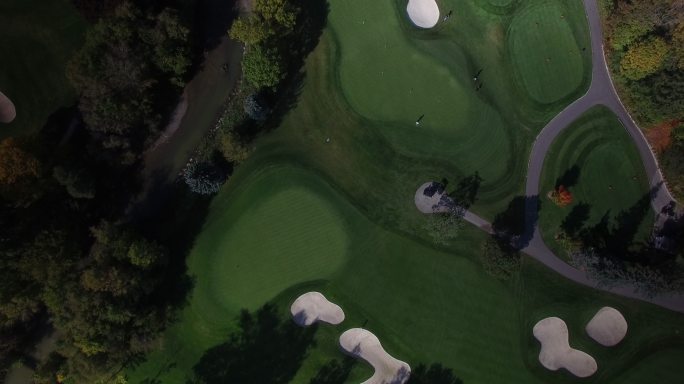 高尔夫球场的空中无人机视频
