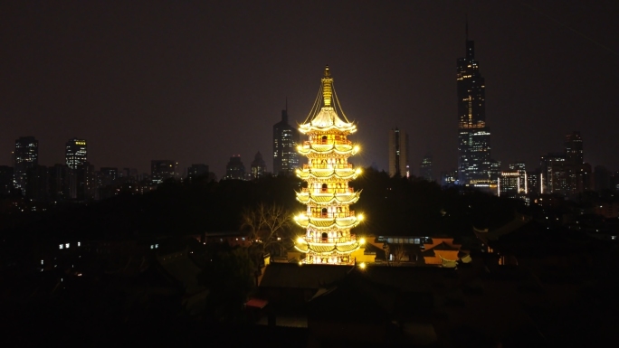 南京古鸡鸣寺夜景亮灯