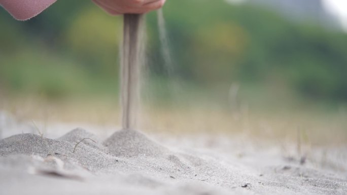 4k原创-手捧沙握不住的沙子素材