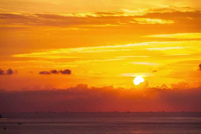 8k大海海上日出太阳升起海湾天空日出延时