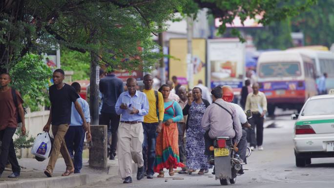 非洲坦桑尼亚街景人流车流