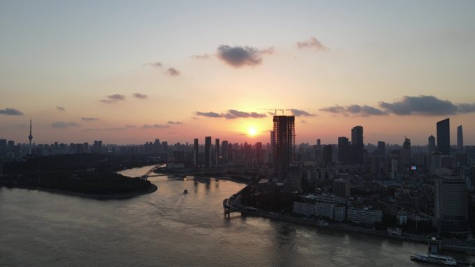 航拍武汉城市日落晚霞夕阳西下