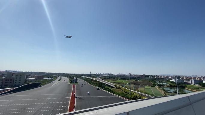 广州机场高速飞机飞过