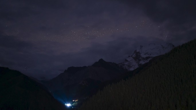 银河星空闪电延时视频