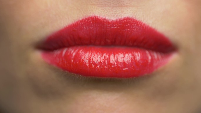 女人红色的嘴唇
