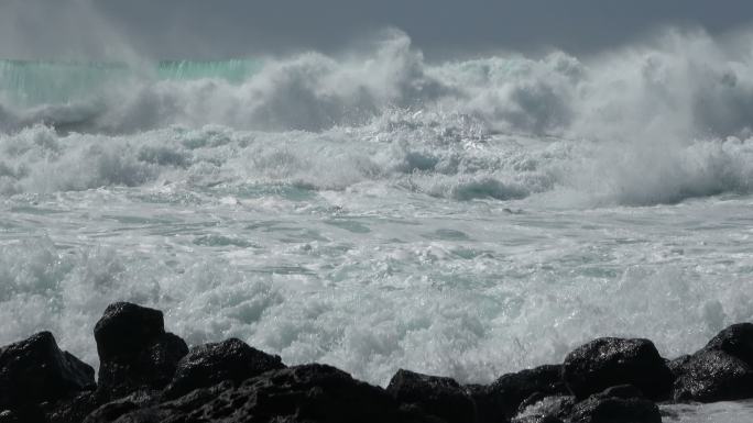 汹涌的巨浪