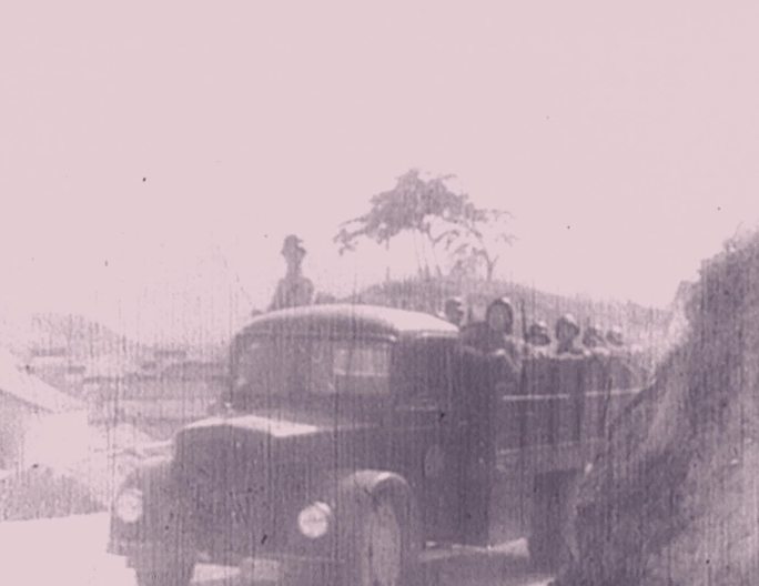 1942年中国远征军入缅作战战士集合开拔
