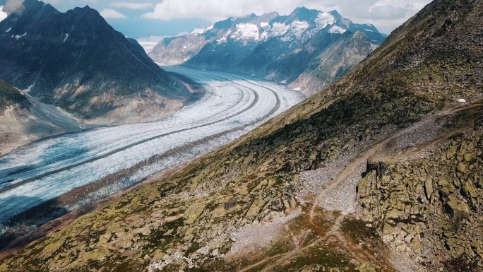 瑞士的阿莱奇冰川阿尔卑斯山最大的冰川