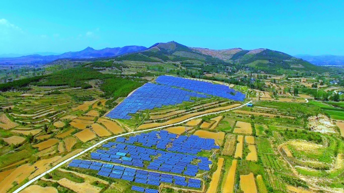 青山绿水 太阳能发电航拍大景