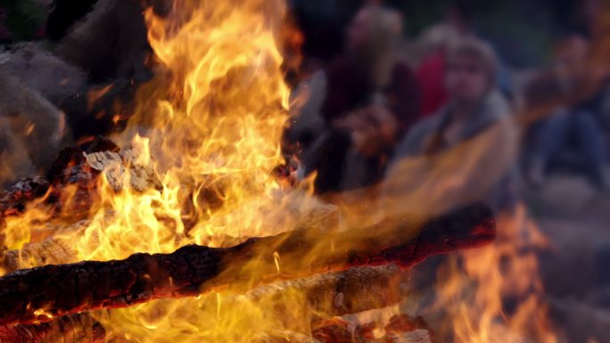 一堆木头燃烧燃烧火堆木材
