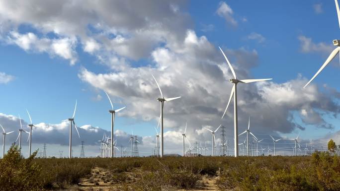 大型风力涡轮机一排排风能源
