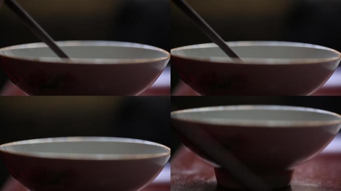 筷子瓷碗水八仙桌写字书法技艺乡愁特写