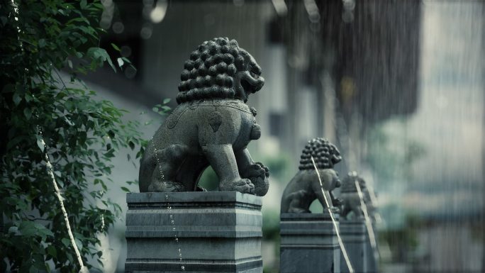 中式意境雨景特写石狮子空镜头