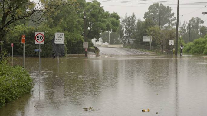 洪水下的新南威尔士州温莎桥街
