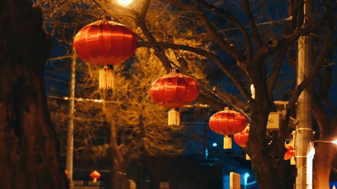 疫情下城市春节气氛夜景  城市春节街道