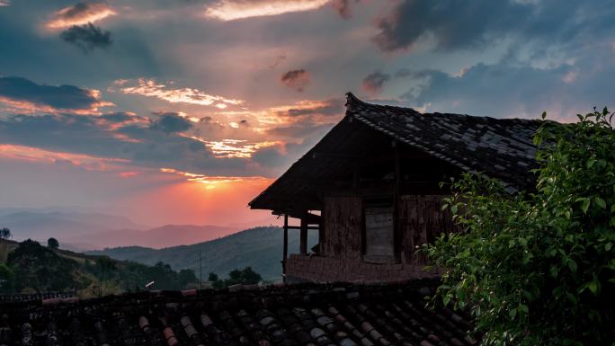 西部山区乡村日落