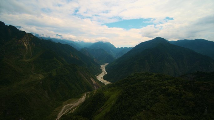 森林河流青山绿水火车隧道航拍4K