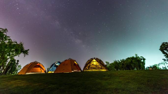 夜晚露营下的星空延时