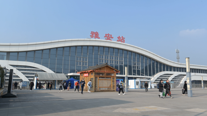 川藏铁路成雅段雅安站延时视频