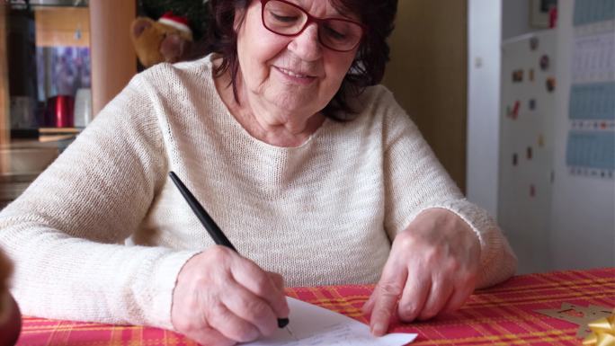 祖母写信书信笔友写纸条字条