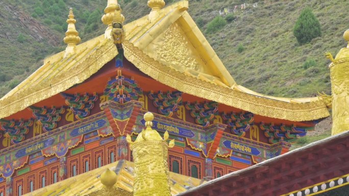 藏传佛教寺庙屋檐