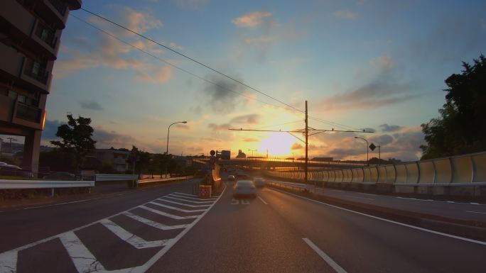 日出时的郊区公路日本