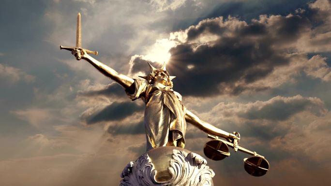 阳光下的正义雕像欧式雕塑法律形象展示