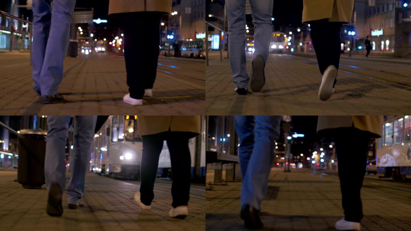 在夜市散步的情侣人文脚步步行街日本商业街