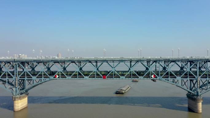 南京长江大桥两用桥航拍车流火车轮船