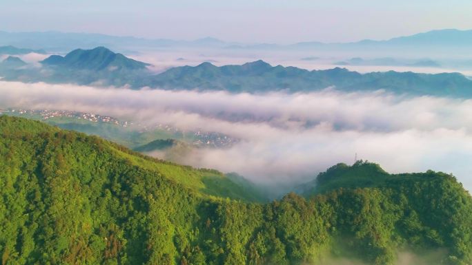 航拍湖州安吉山区云海