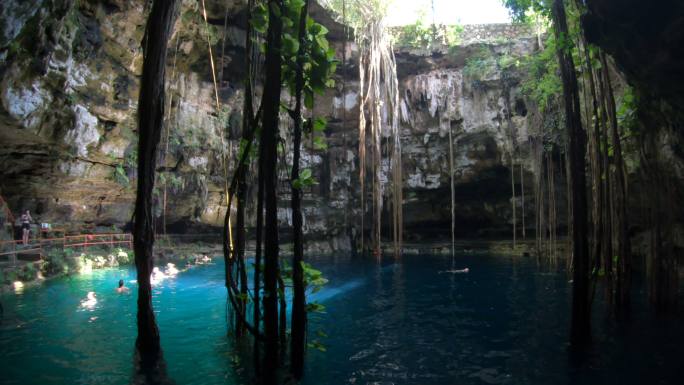 蓝色的湖泊夏日清凉避暑胜地天然泳池