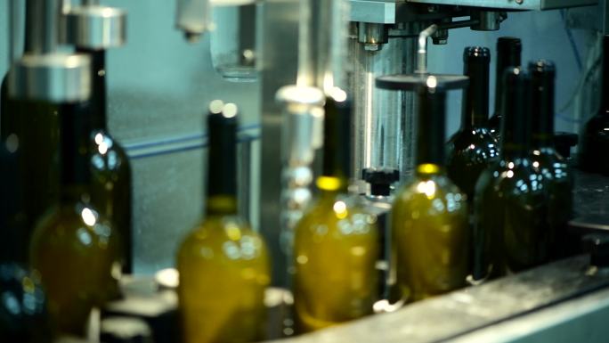 白葡萄酒的生产流水线全自动化机械