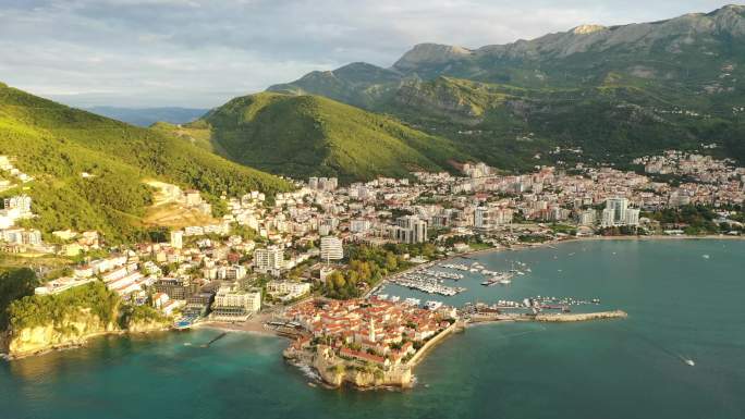 地中海的海滨城市航拍4K