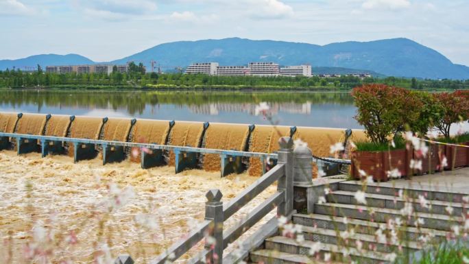 汉中城市瀑布洪水