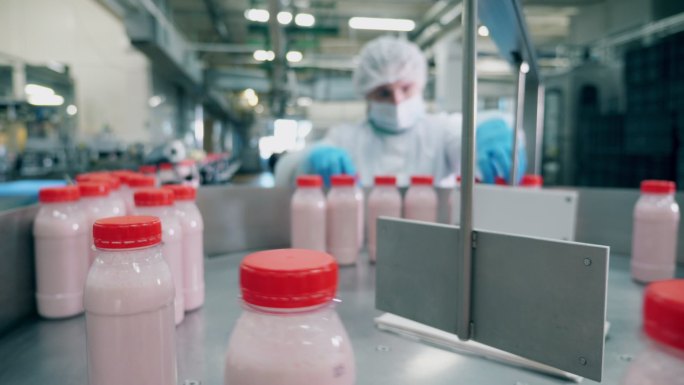 乳品厂生产线蒙牛伊利奶制品奶源安全