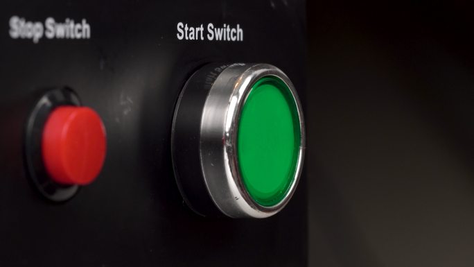 画面中两个按钮的特写。