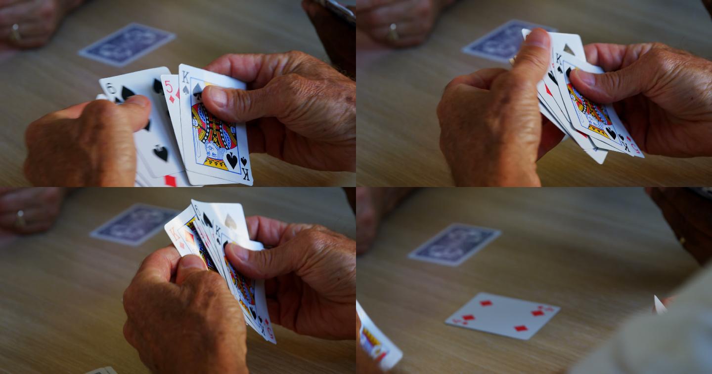 老年人在养老院打牌