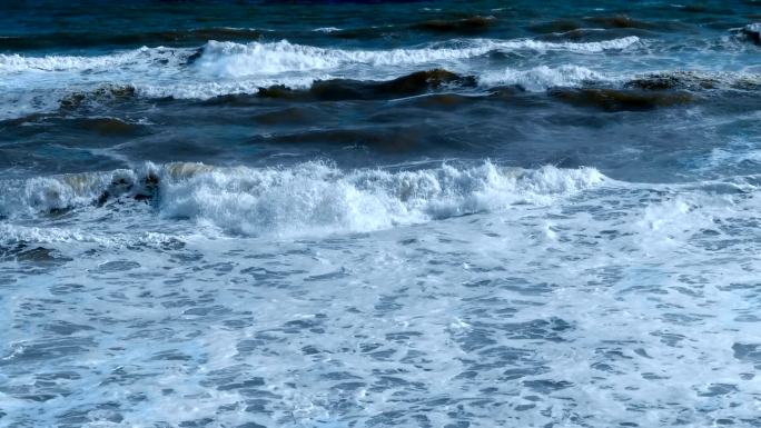 波涛汹涌的大海层层浪后浪前浪海潮