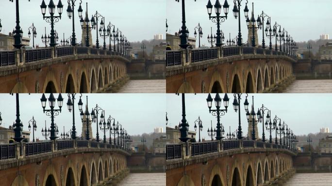 法国波尔多阿基坦桥上的哥特式路灯